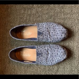 Toms shoes